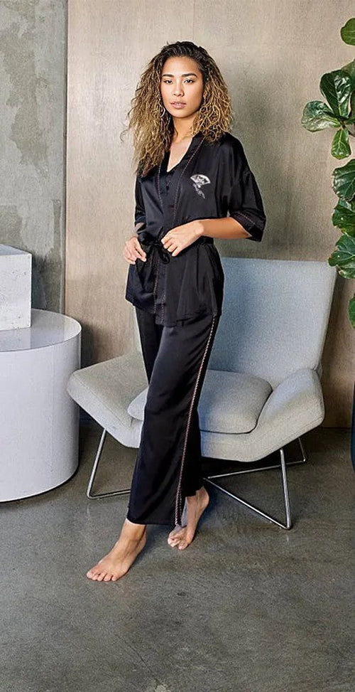 Luxurious Black Kimono Pajamas: Ultimate Comfort.DropDownItemsLuxuryComfort