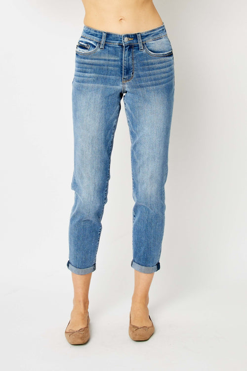 Effortless Style: Cuffed Slim Jeans for You!