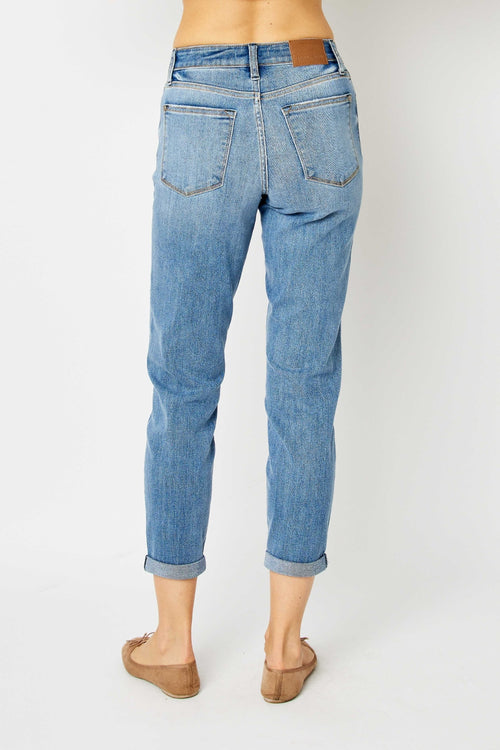 Effortless Style: Cuffed Slim Jeans for You!
