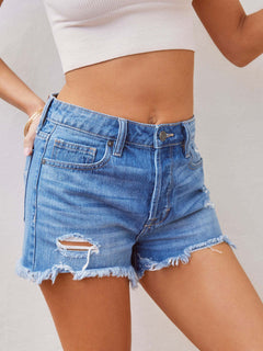 Effortlessly cool denim shorts for your summer! 🌞