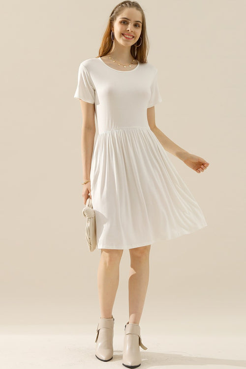 Ninexis Elegance: Round Neck Ruched Dress