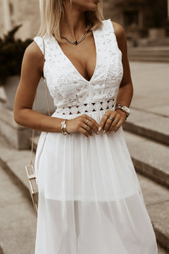 Elegant V-Neck Lace Dress: Timeless Beauty