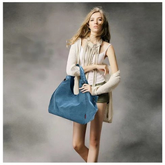 Discovery Journey Canvas Shoulder Bag: Versatile Elegance