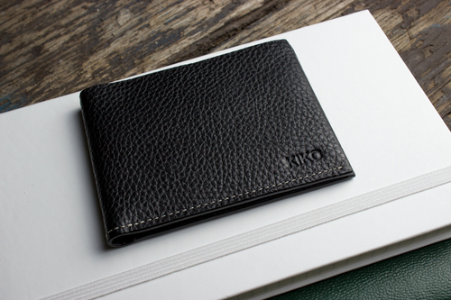 Genteel Pebbled Leather Wallet for Noble Men