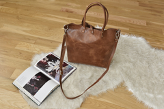 Elite Leather Tote: A Timeless Elegance!