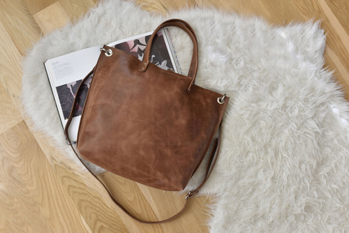 Elite Leather Tote: A Timeless Elegance!