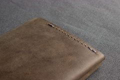 Buck Bifold: Crafted Elegance for Modern Gentlemen.