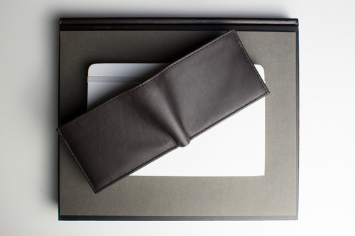 Luxurious Cowhide Bifold: ID Window Removable