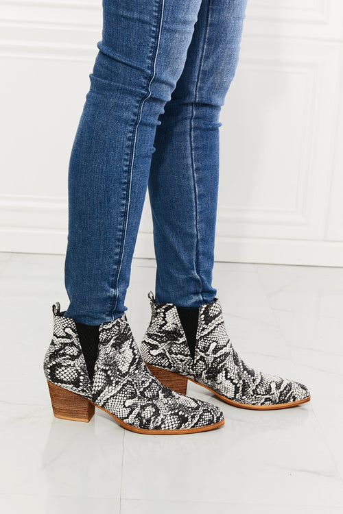 MMShoes: Snakeskin Glamour - Luxe Bootie