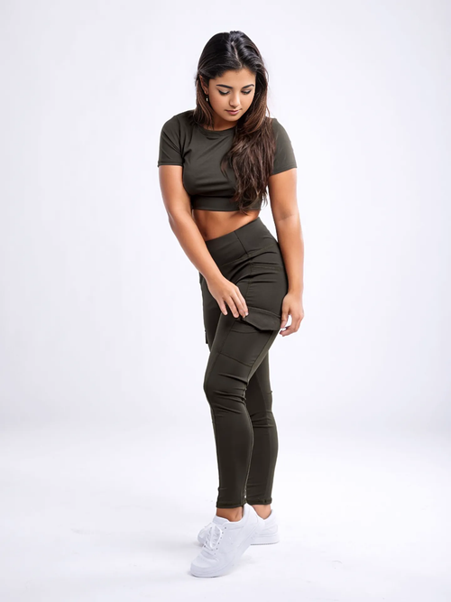 Adventure-Ready High-Waisted Leggings with Cargo Pockets