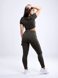 Adventure-Ready High-Waisted Leggings with Cargo Pockets