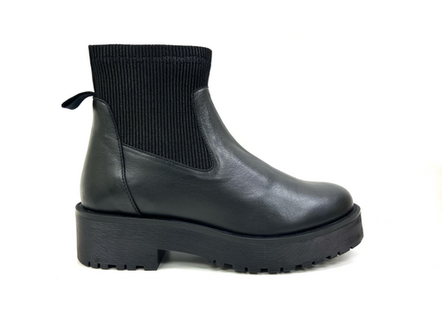 Olivia Black Platform Chelsea Ankle Boots: Pure Luxe