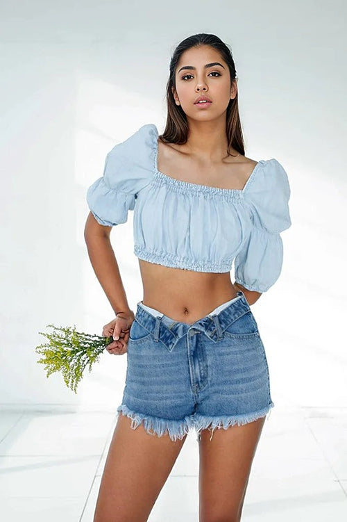 Chic Frayed Denim Shorts for Your Summer Vibes