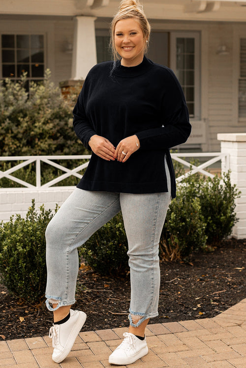 Enchanted Romance Plus Size Sweater: Eternal Elegance 💖