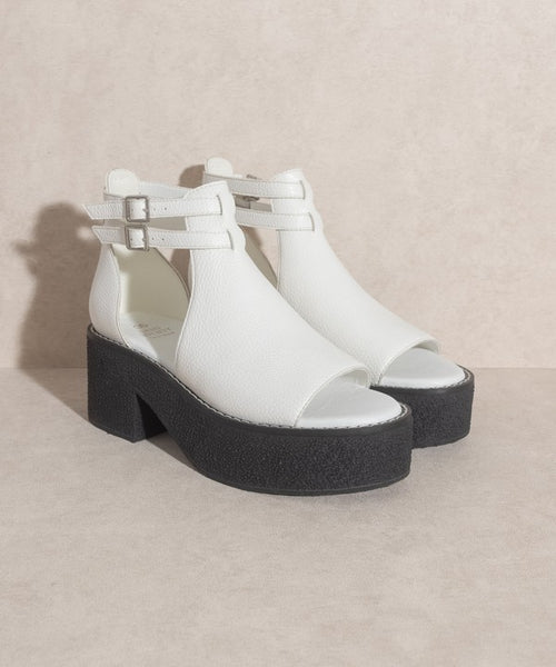Cream Elegance: Oasis Society Platform Sandals 🌟