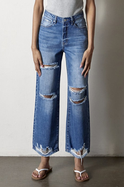 Ripped & Ready Straight Jeans: Style Meets Comfort!