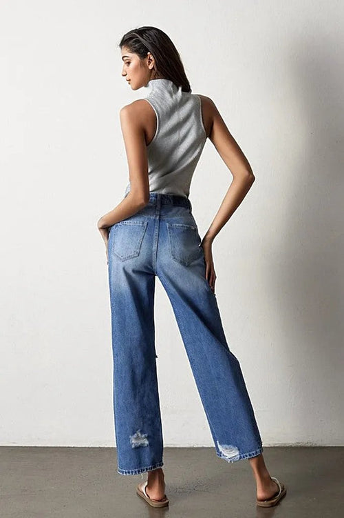 Ripped & Ready Straight Jeans: Style Meets Comfort!