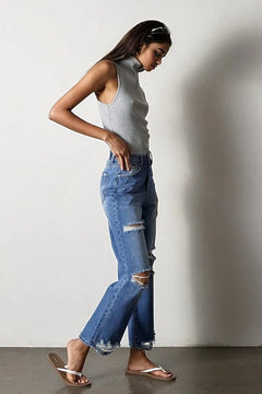 Ripped & Ready Straight Jeans: Style Meets Comfort!