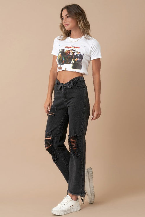 Elevate your Style with Flipped Waist Jeans! 🖤