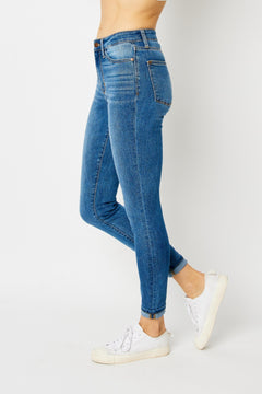 Cuffed Hem Skinny Jeans: Your Chic Must-Have! 🌟