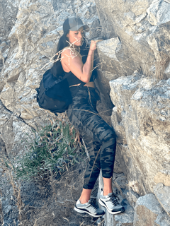 Adventure-Ready High-Waisted Leggings with Cargo Pockets