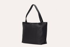 Luxurious Leather Tote: A Bard's Elegance