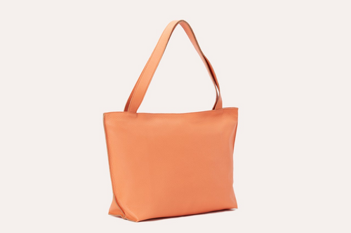 Luxurious Leather Tote: A Bard's Elegance