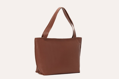 Luxurious Leather Tote: A Bard's Elegance