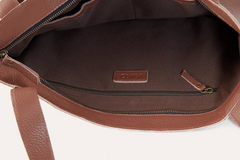 Luxurious Leather Tote: A Bard's Elegance