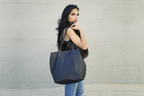 Luxurious Top Grain Cowhide Tote: Journalist's Elegance