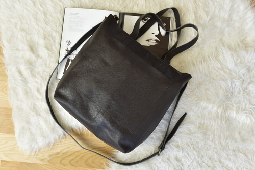 Luxurious Top Grain Cowhide Tote: Journalist's Elegance