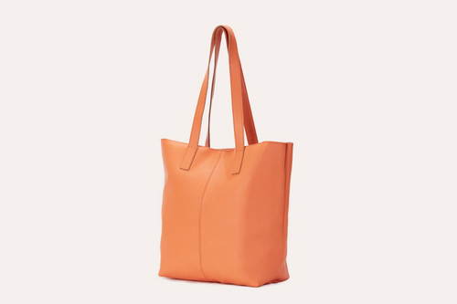 Luxurious Top Grain Cowhide Tote: Journalist's Elegance