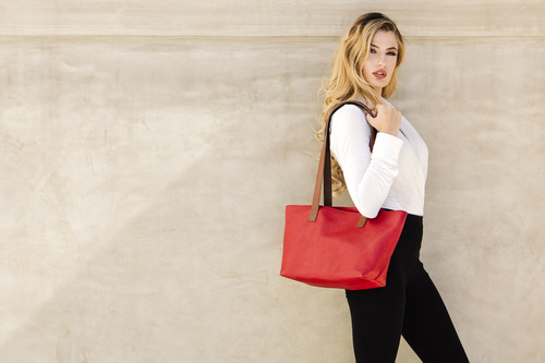 Scarlet Leather Tote: A Luxurious Elegance