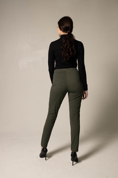 Effortless Comfort Skinny Pants: Urban Style Essential