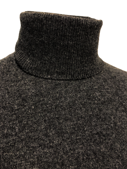 Luxurious Cashmere Roll Neck: Timeless Elegance