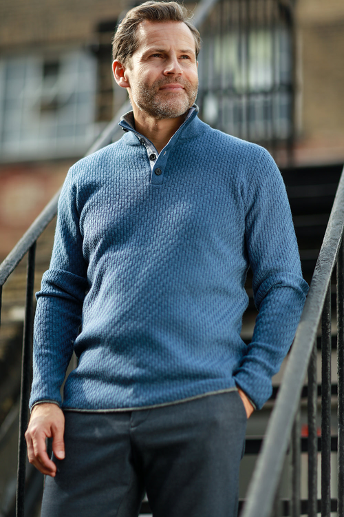 The Andromeda Cashmere Sweater: Rugged Elegance