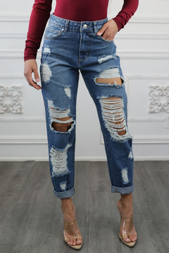 High-Waist Ripped Boyfriend Jeans: Your Cool Essential