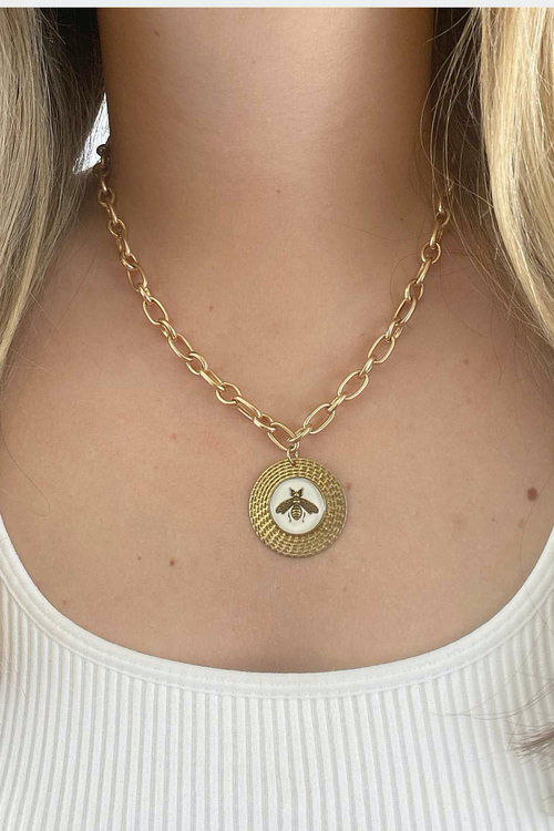Gucci Bee Button Necklace: Opulent Elegance