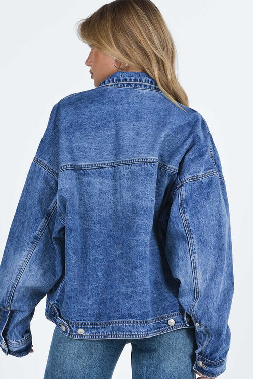 Gray Chest Pockets Denim Jacket: Effortless Layering