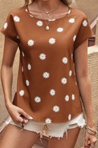 Flirty Daisy Print Blouse: Sweet Floral Chic!