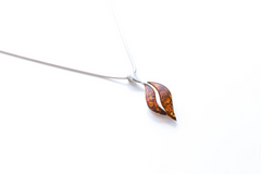 Luxurious Cognac Amber Pendant: Opulent Sophistication