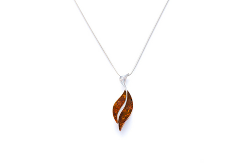 Luxurious Cognac Amber Pendant: Opulent Sophistication