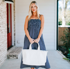 Presley Fray Canvas Tote: Thee Everyday Chic