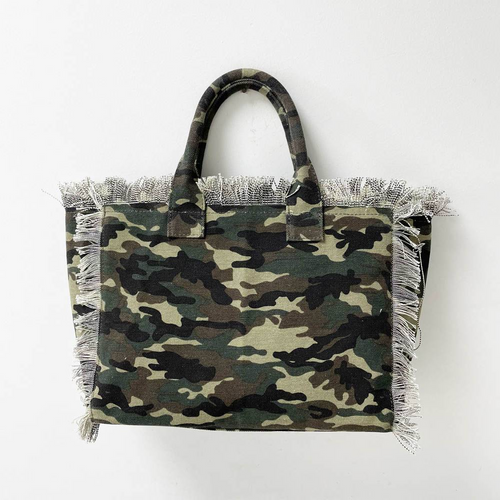 Presley Fray Canvas Tote: Thee Everyday Chic