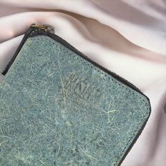 IKON SWEDEN's Ocean Green Zip Wallet: Sustainable Sophistication