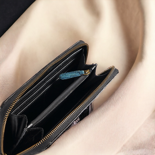 Eco-Elegant Dark Indigo Vegan Wallet: 'Tis Chic!