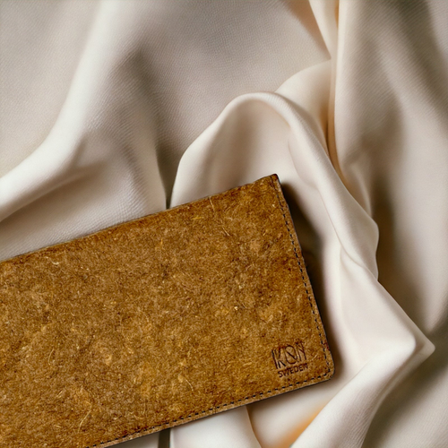 IKON SWEDEN Coconut Leather Slim Wallet: A Masterpiece