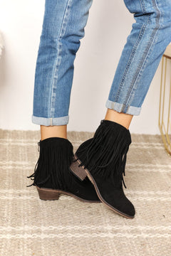 Luxe Fringe Elegance: Exquisite Cowgirl Boots