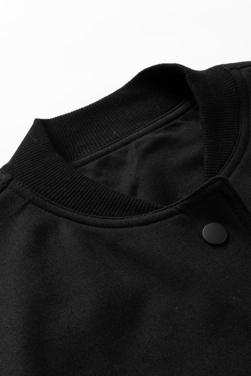 Stay Stylish & Comfortable: Black Pockets Jacket!