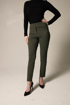 Effortless Comfort Skinny Pants: Urban Style Essential